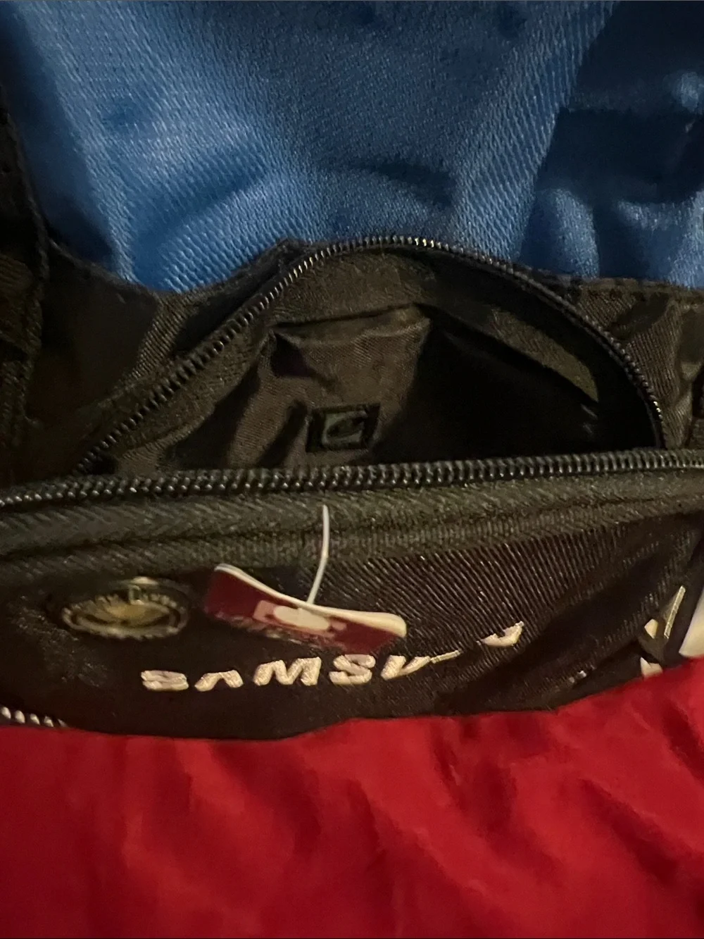 OGIO Samsung Blue and Black Sport Duffel with Removable blanket - Picture 6 of 13